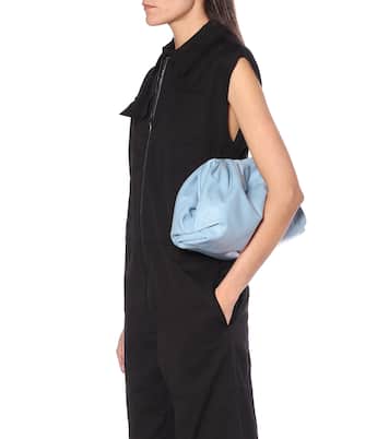 Pouch leather clutch | Bottega Veneta