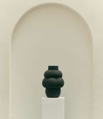 Vase Balloon Object 001 | Louise Roe