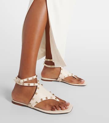 Rockstud leather thong sandals  | Valentino Garavani