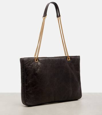 Viva Superstar Medium leather tote bag | Valentino Garavani
