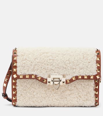 Borsa a tracolla Rockstud Small im shearling | Valentino Garavani