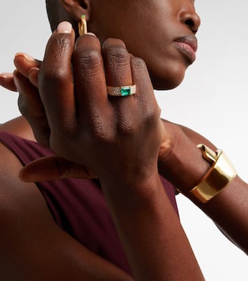 18kt gold ring with emerald and diamonds | Anita Ko
