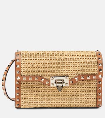 Rockstud Small raffia shoulder bag | Valentino Garavani