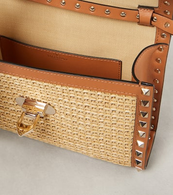 Rockstud Small raffia shoulder bag | Valentino Garavani