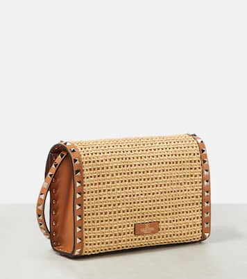 Rockstud Small raffia shoulder bag | Valentino Garavani