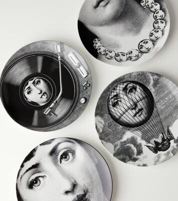 Tema e Variazioni n.370 wall plate | Fornasetti