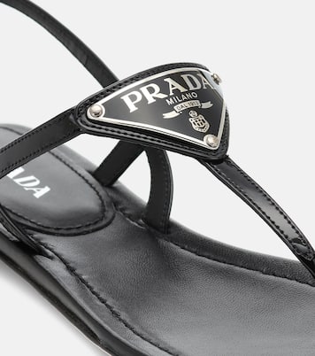 Sandali infradito in vernice | Prada