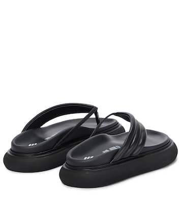 Tongs Alton en cuir matelassé | The Attico