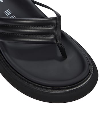 Tongs Alton en cuir matelassé | The Attico