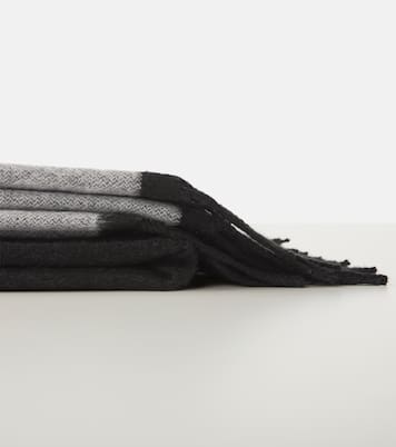 Greca Key and Medusa blanket | Versace Home