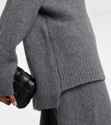 Elwinn cashmere turtleneck sweater  | Lisa Yang