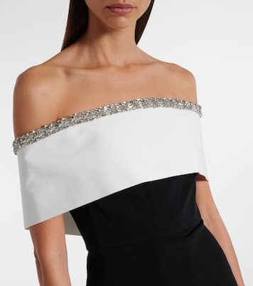 Abito lungo in crêpe di raso con scollo bardot | Roland Mouret