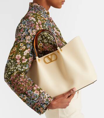 Tote Bag VLogo Medium aus Leder | Valentino Garavani