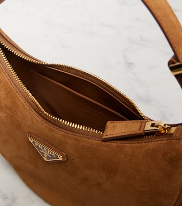 Schultertasche Prada Arqué aus Veloursleder | Prada
