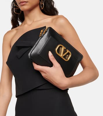 VLogo Signature leather pouch | Valentino Garavani