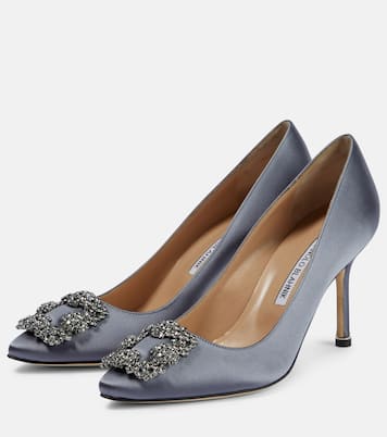 Pumps Hangisi 90 aus Satin mit Kristallen | Manolo Blahnik