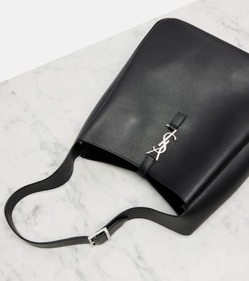Le 5 à 7 Supple Large leather shoulder bag | Saint Laurent