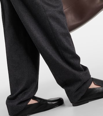 Pantaloni regular Richelle in cashmere  | The Row