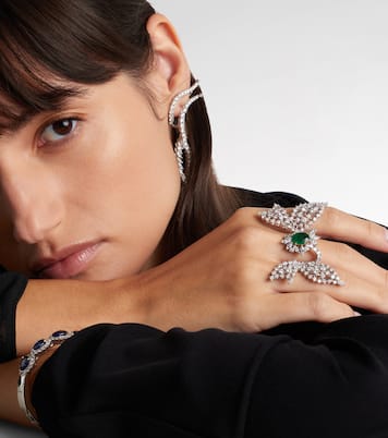 Reign Supreme 18kt white gold ring with emerald and diamonds | Yeprem
