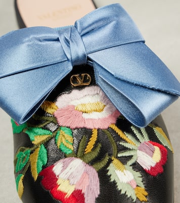 Mules Bearegard brodées en cuir | Valentino Garavani