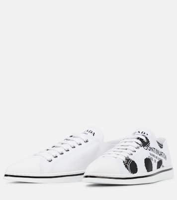 Sneakers a stampa in gabardine | Prada