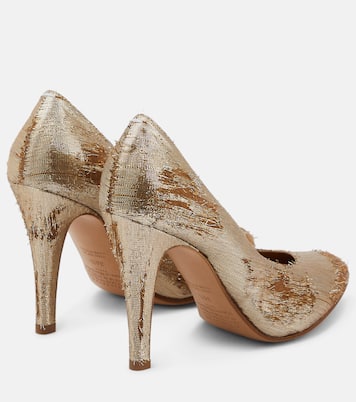 Salones metálicos desgastados | Maison Margiela