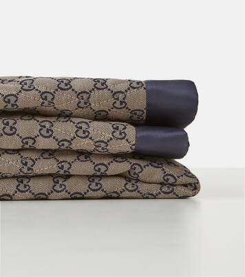 Manta acolchada con GG y ribete de satén | Gucci