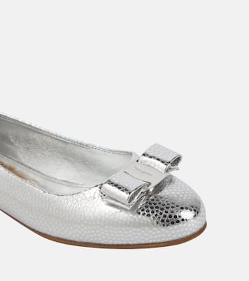 Ballerinas Vara aus Metallic-Leder | Ferragamo