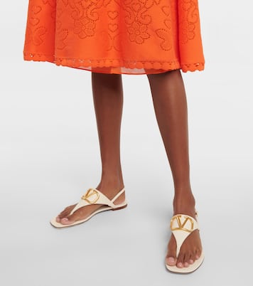 VLogo leather thong sandals | Valentino Garavani