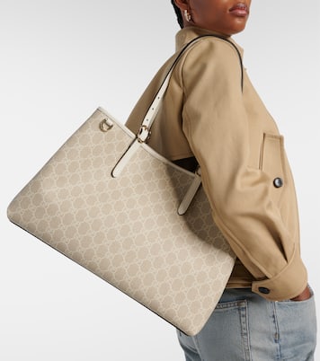 Borsa GG Emblem Medium con pelle | Gucci