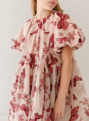 Abito Butterfly in tulle con ricamo | Petite Amalie  