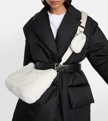 Borsa a spalla Re-Edition 2000 in shearling | Prada