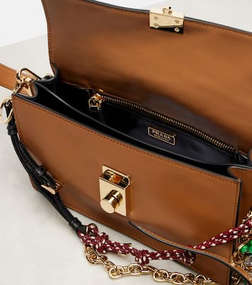 Schultertasche Soft Sound Small aus Leder | Prada