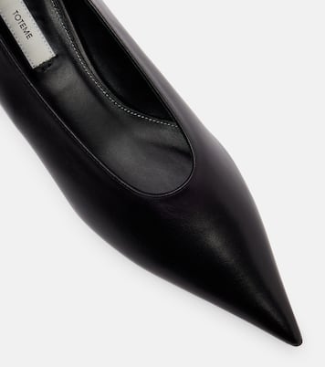 Pumps aus Leder | Toteme