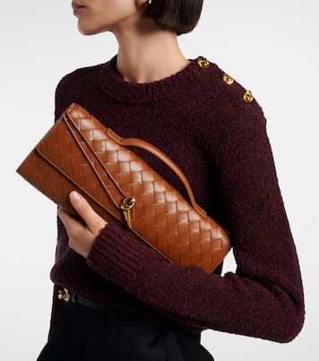 Intrecciato leather clutch | Bottega Veneta
