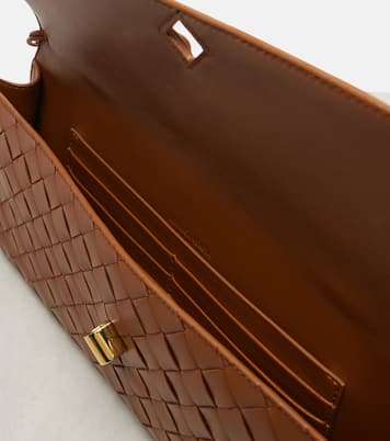 Intrecciato leather clutch | Bottega Veneta