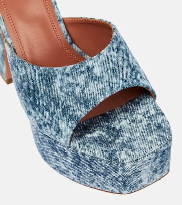 Mules con plataforma Dalida en denim | Amina Muaddi