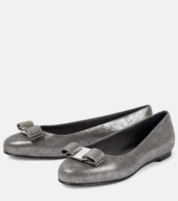 Ballerinas Varina aus Leder | Ferragamo