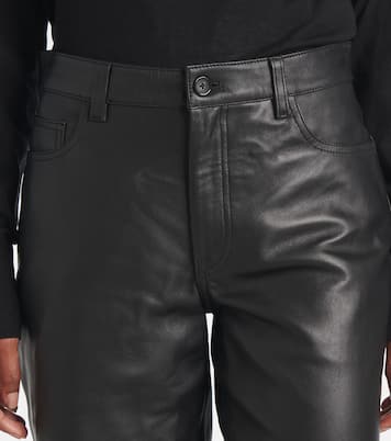 Pantaloni regular in pelle a vita media | Toteme