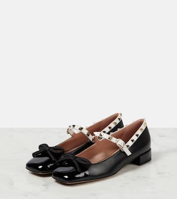 Mary-Jane-Ballerinas Rockstud Bow mit Lackleder | Valentino Garavani
