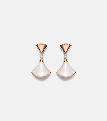 Boucles d'oreilles Diva's Dream en or rose 18 ct, diamants et nacre | Bvlgari