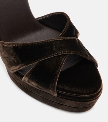 Plateausandalen Divine 130 aus Samt | Aquazzura