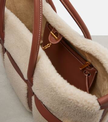 Tote Ghiera Small aus Shearling | Loro Piana