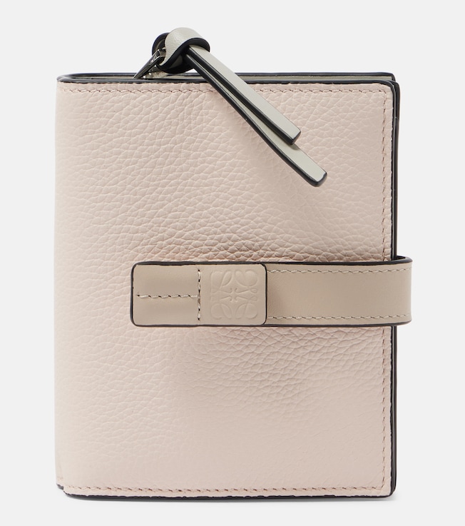 Compact leather wallet | Loewe