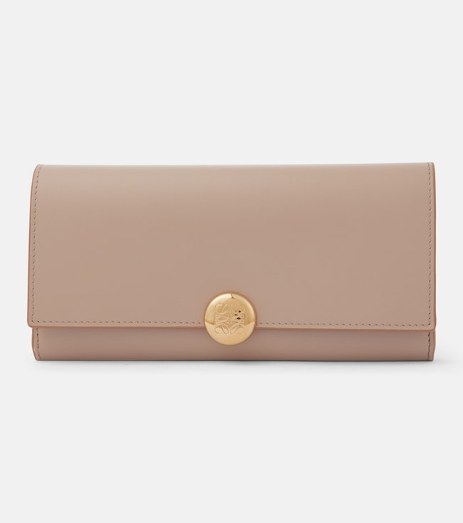 Continental Pebble leather wallet on chain | Loewe