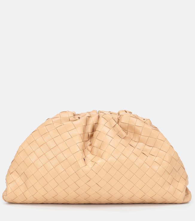 Pouch intrecciato leather clutch | Bottega Veneta