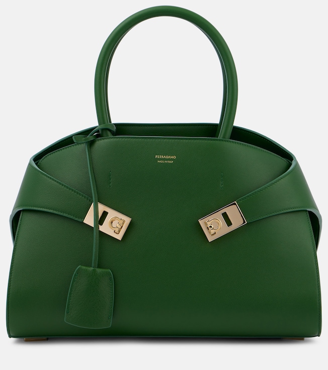 Hug Medium leather tote bag | Ferragamo
