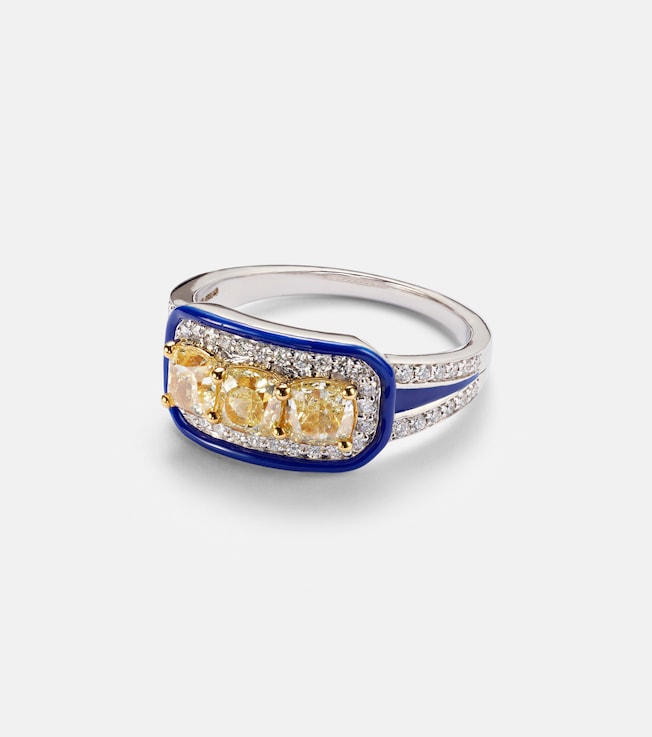 Trio Cushion 18kt white gold pinky ring with diamonds | Kamyen
